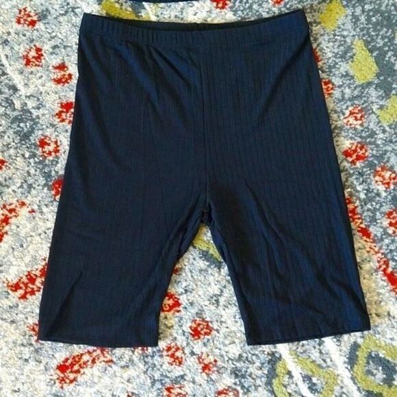 Ribbed Crop Tank Top and Ribbed Biker Shorts Set Black - Picture 3 of 4